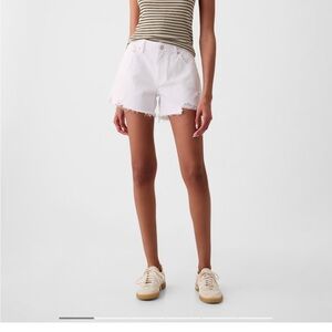 Gap 4" Low Rise Stride Denim Shorts in Optic White (NWT)